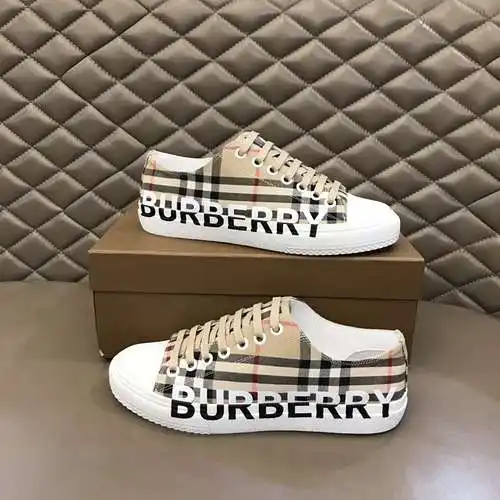 Zapatos de hombre Burberry Código: 0321B50 Talla: 38-44