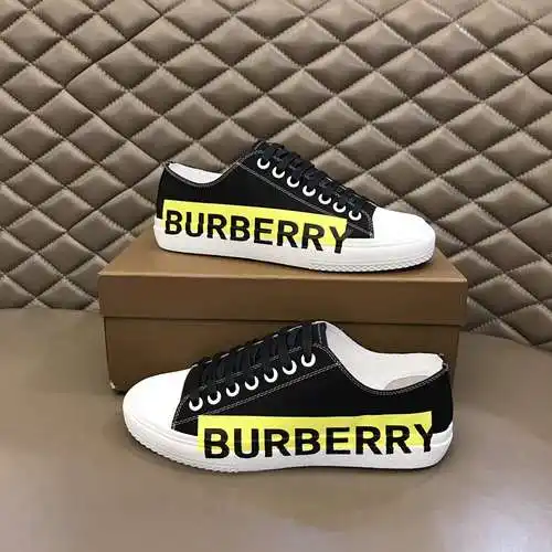Zapatos de hombre Burberry Código: 0321B50 Talla: 38-44