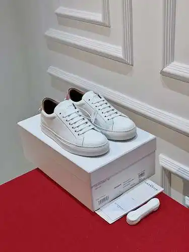 Zapatos Givenchy para hombre y mujer Código: 0318C40 Talla: Mujer 35-41, Hombre 38-45