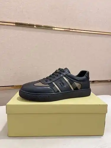 Zapatos de hombre Burberry Código: 0313B60 Talla: 38 a 44