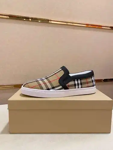 Zapatos de hombre Burberry Código: 0314B20 Talla: 38-44
