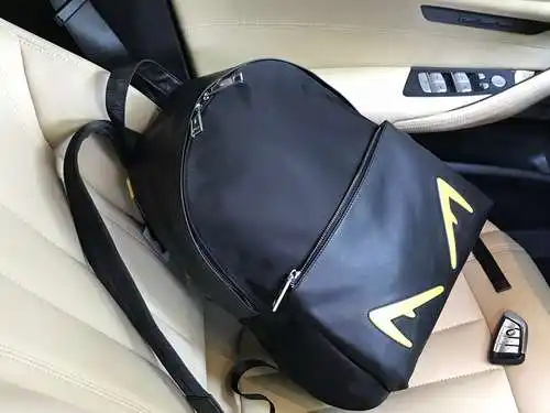 Bolso de hombre FD Fen Mochila FD Fen Bolso bandolera FD Fen Hecho de piel de vacuno única original 