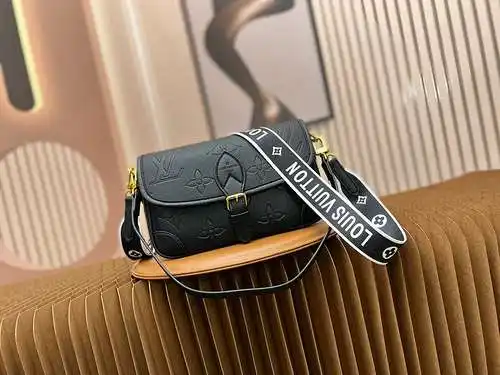 Bolso de axila, bolso de mujer LL, bolso bandolera LL, fabricado en piel de vacuno original importad