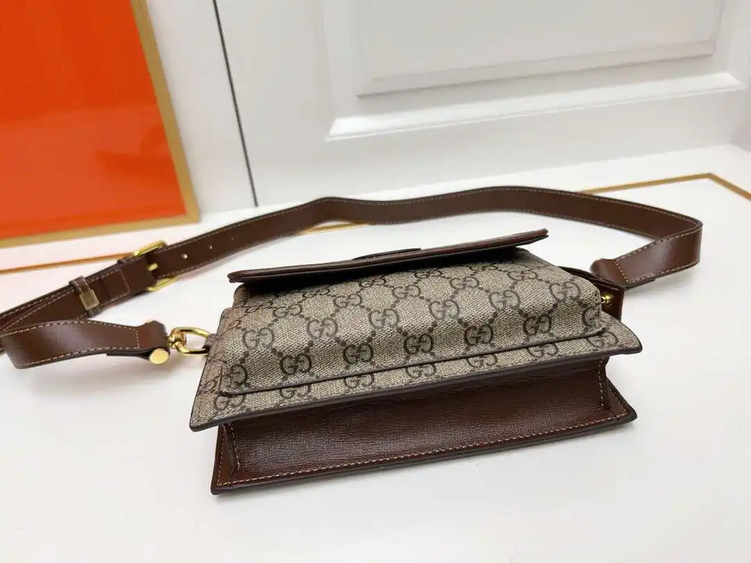 KK02050 (4).webp
