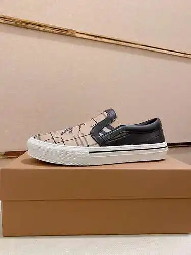 Zapatos de hombre Burberry Código: 0327B30 Talla: 38-44