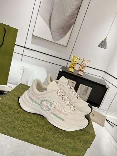 Zapatos GUCCI para hombre y mujer Código: 0325D80 Talla: 35-44
