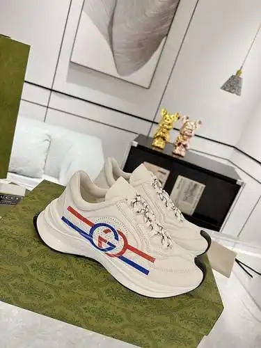Zapatos GUCCI para hombre y mujer Código: 0325D80 Talla: 35-44
