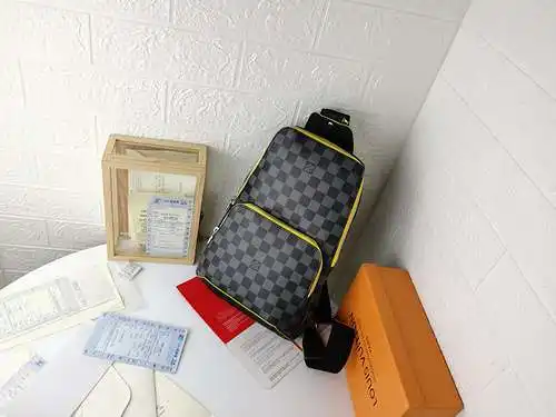 Bolso de pecho Bolso de hombre LL Bolso bandolera LL Hecho de piel de vaca original importada Calida