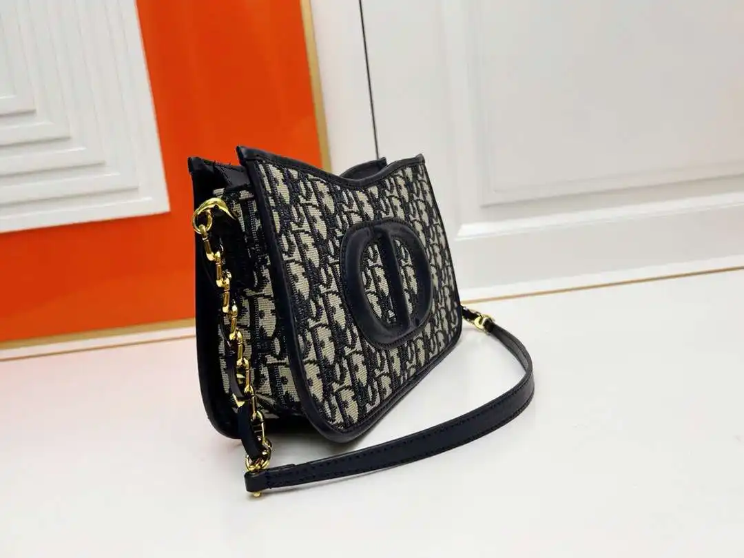 KK01750 (3).webp