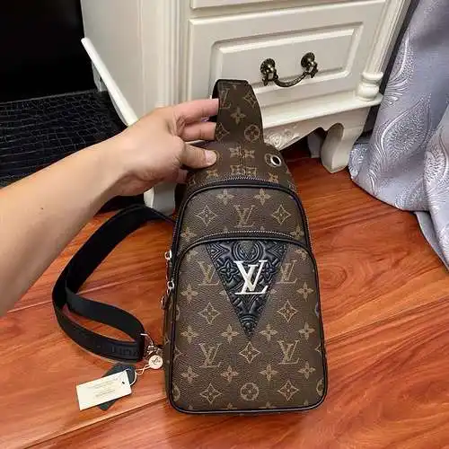 Bolso de pecho Bolso de hombre LL Bolso bandolera LL Hecho de piel de vaca original importada Calida