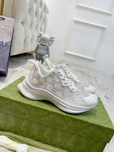 Zapatos de mujer GUCCI Código: 0325D20 Talla: 35-40 (40 personalizados)