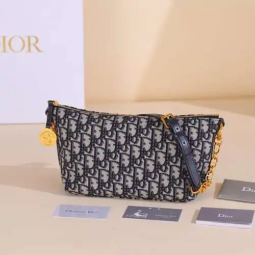 Bolso de axila Bolso de mujer D's Bolso de hombro D's Hecho de cuero original importado de primera c