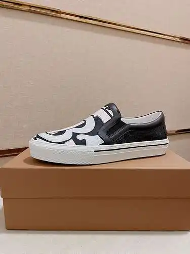 Zapatos de hombre Burberry Código: 0327B30 Talla: 38-44