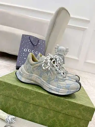 Zapatos GUCCI para hombre y mujer Código: 0325D80 Talla: Mujer: 35-40 (personalizado para mujer 40) 