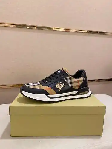 Zapatos de hombre Burberry Código: 0324B40 Talla: 38-44
