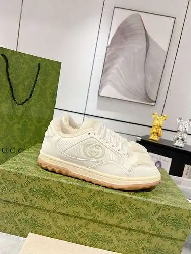 Zapatos GUCCI para hombre y mujer Código: 0325C90 Talla: 35-44