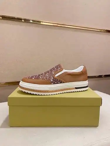 Zapatos de hombre Burberry Código: 0324B30 Talla: 38-44