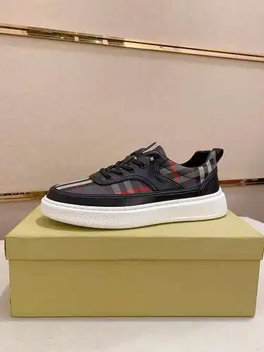 Zapatos de hombre Burberry Código: 0327B50 Talla: 38-44