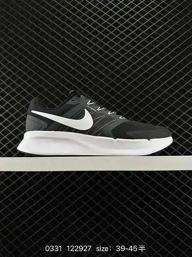 3 Zapatillas Nike Run Swift 3 Sprint Zapatillas para correr diseñadas para correr distancias cortas.
