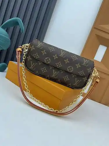Bolso de hombro Bolso de mujer LL Bolso bandolera LL Hecho de piel de vaca original importada Calida