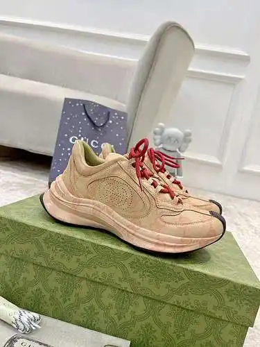 Zapatos GUCCI para hombre y mujer Código: 0325D80 Talla: Mujer: 35-40 (personalizado para mujer 40) 