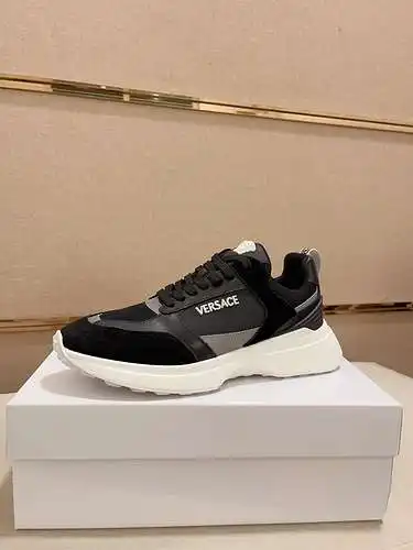Zapatos de hombre Versace Código: 0327C00 Talla: 38-44