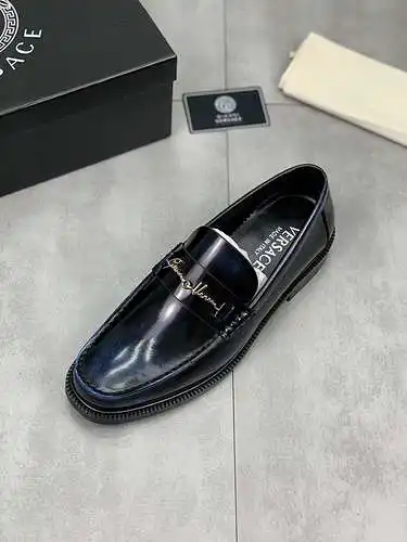 Zapatos de hombre Versace Código: 0330C30 Talla: 38-45 (45 personalizados)