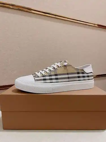 Zapatos de hombre Burberry Código: 0327B30 Talla: 38-44