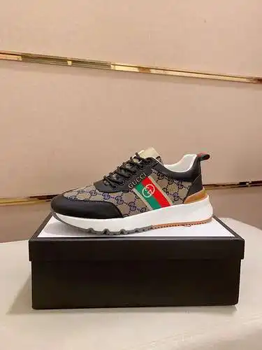 Zapatos de hombre GUCCI Código: 0324B50 Talla: 38-44 (45 se pueden personalizar)