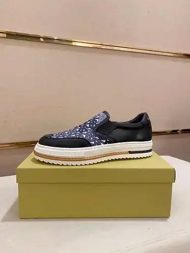 Zapatos de hombre Burberry Código: 0324B30 Talla: 38-44
