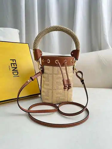 Bolso tipo cubo Bolso de mujer F Fen Bolso bandolera F Fen Hecho de cuero original superior importad