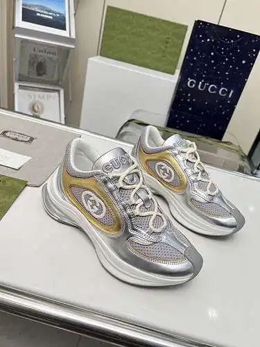 Zapatos GUCCI para hombre y mujer Código: 0325D50 Talla: Mujer: 35-40 (personalizado para mujer 40) 