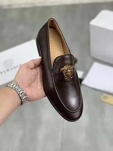 Zapatos de hombre Versace Código: 0322C10 Talla: 38-44 (45 personalizados)