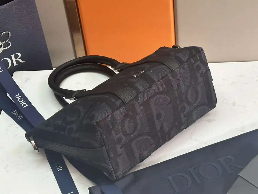 VD003750 (3).webp