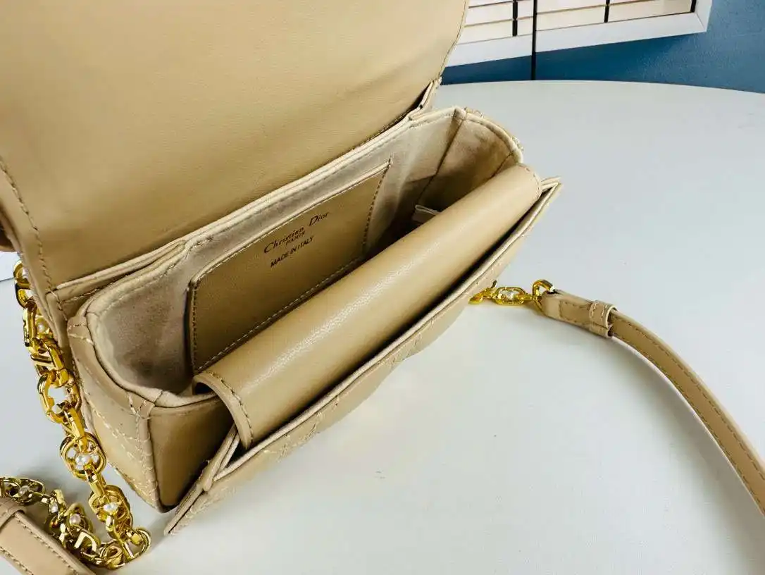 KK02350 (10).webp