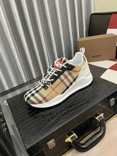 Zapatos de hombre Burberry Código: 0331B60 Talla: 38-44