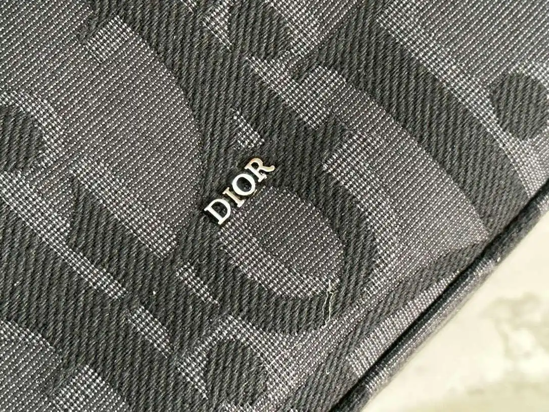 VD002350 (3).webp
