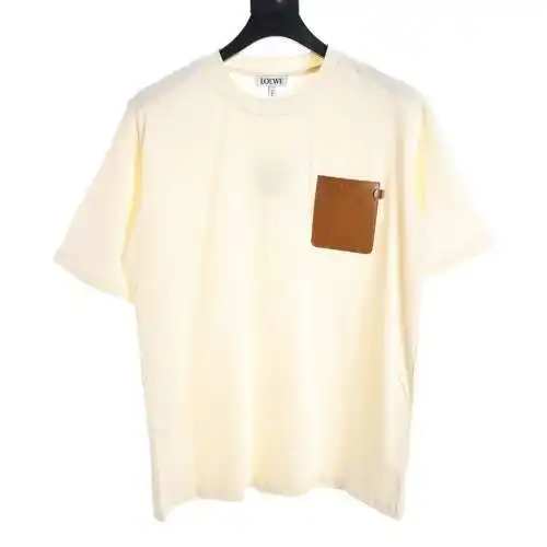 LE embossed logo leather patch pocket short-sleeved T-shirt