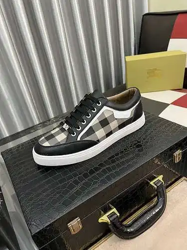 Zapatos de hombre Burberry Código: 0401B30 Talla: 38-44