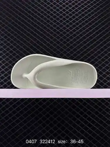 6 ¡El mismo estilo de New balance NB Lee Hyori, sandalias y chanclas casuales de playa en blanco y n
