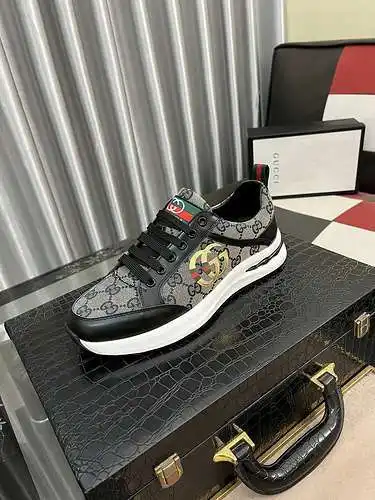 Zapatos de hombre GUCCI Código: 0401B30 Talla: 38-44