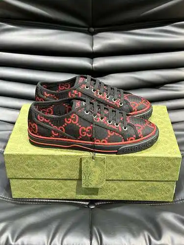 Zapatos GUCCI para hombre y mujer Código: 0406B40 Talla: 35-44