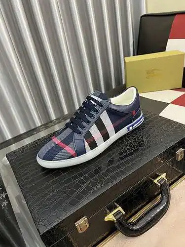 Zapatos de hombre Burberry Código: 0401B30 Talla: 38-44