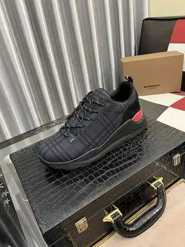 Zapatos de hombre Burberry Código: 0331B60 Talla: 38-44