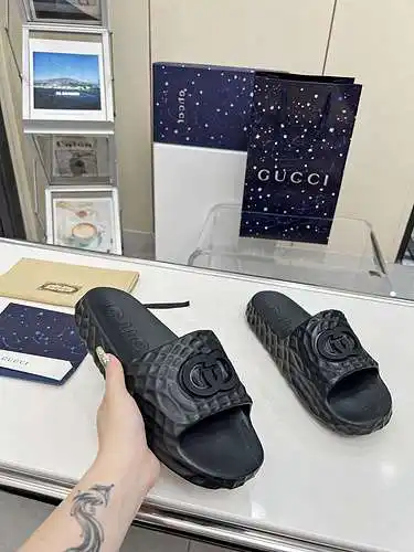 Zapatos GUCCI para hombre y mujer Código: 0411B00 Talla: Mujer 35-40 Hombre 39-45
