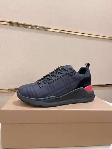 Zapatos de hombre Burberry Código: 0408B70 Talla: 38-44 (se puede personalizar a 45).
