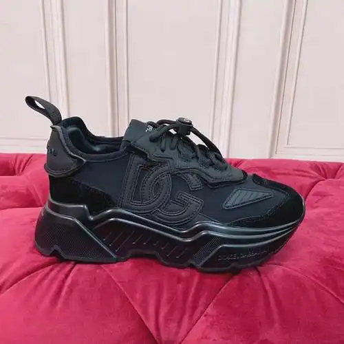 Zapatos Dolce & Gabbana Hombre y Mujer Código: 0410C60 Talla: Mujer 35-41 Hombre 39-45 Tallas Es