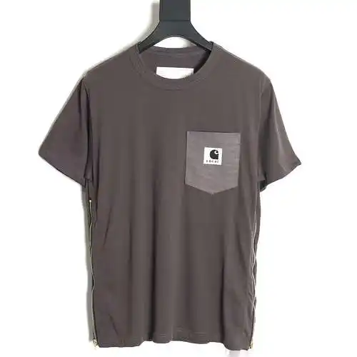 Sa*cai x car*hartt 24SS Carhart joint side zipper short-sleeved T-shirt