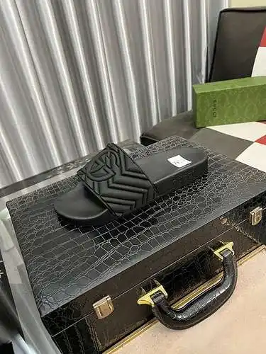 Zapatos GUCCI para hombre y mujer Código: 0302A40 Talla: 36-46 (45.46 no reembolsable)