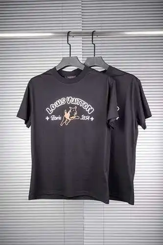 LV leaping dog embroidered T-shirt